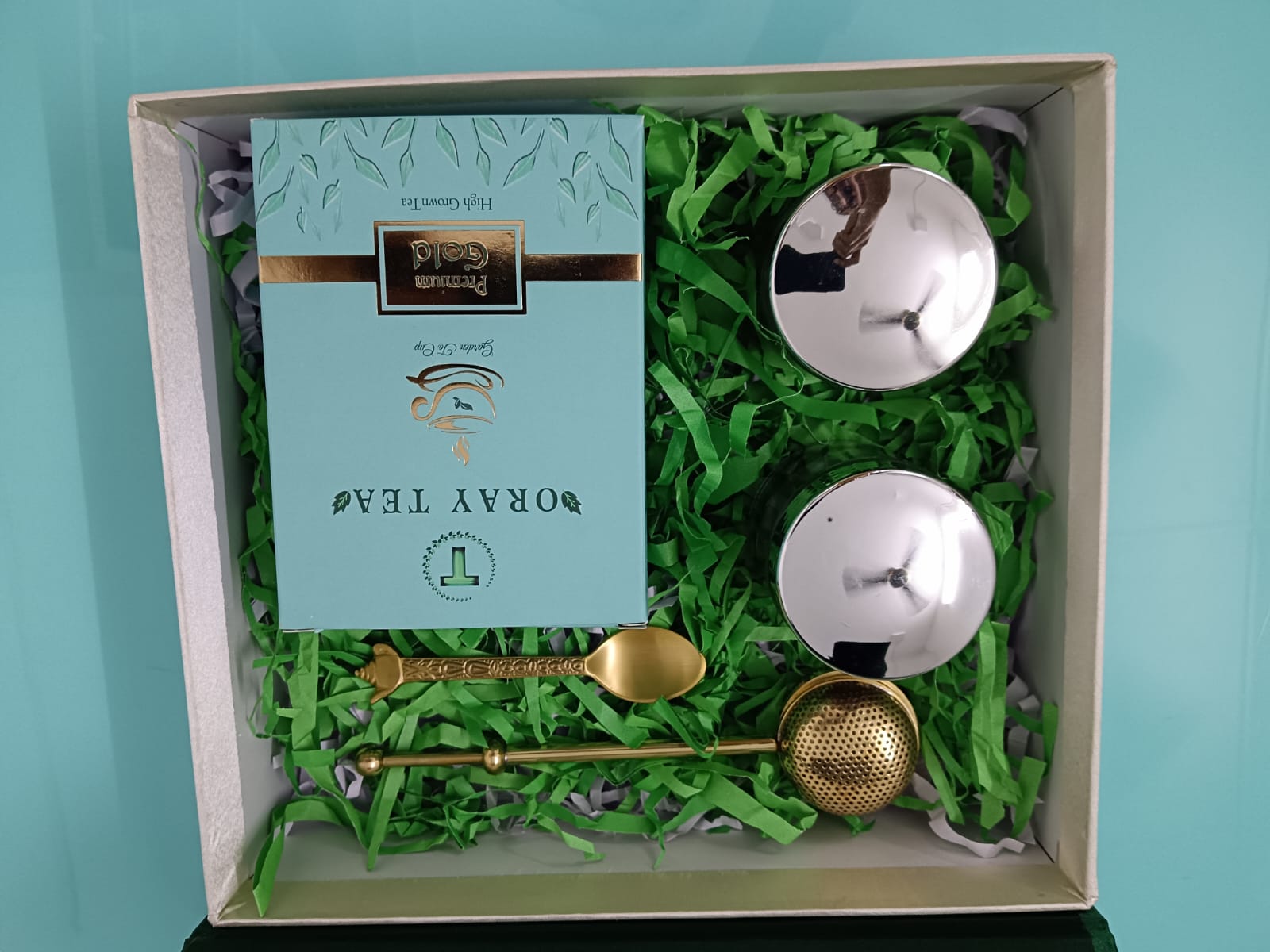 Green Gift Box Magnet